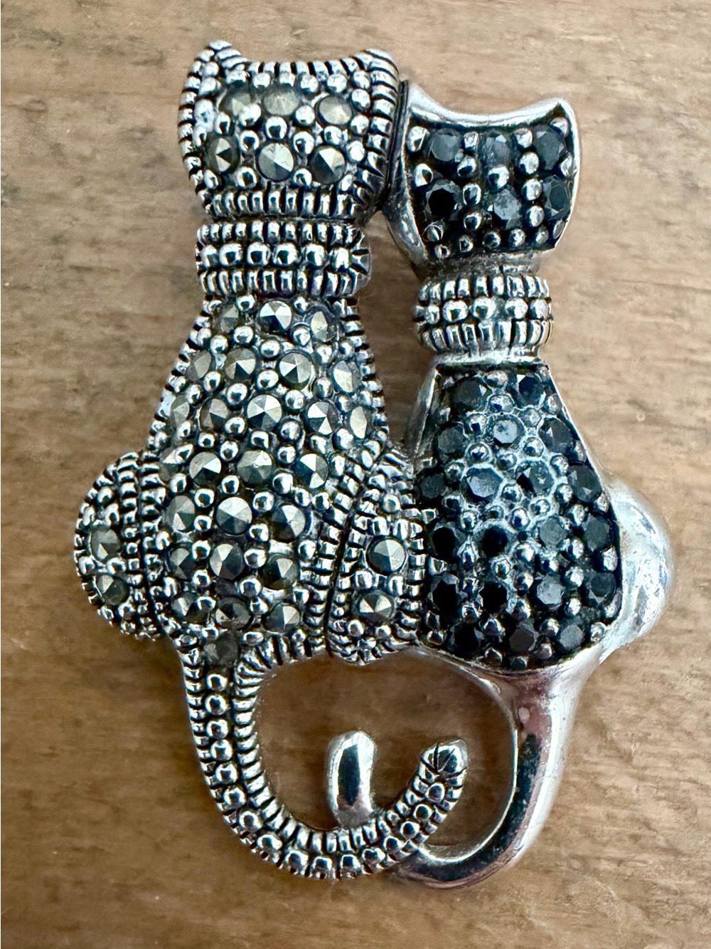 BBJ STERLING SILVER 925 MARCASITE CUDDLING CATS PENDANT VINTAGE THAILAND